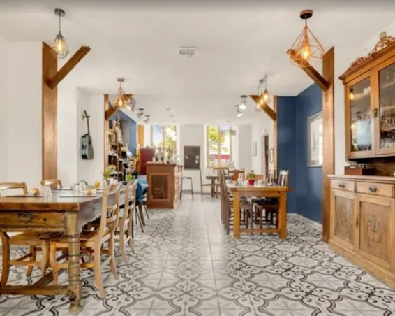 Lire la suite à propos de l’article Le Saint-André : restaurant/épicerie.